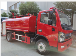 多功能消防灑水車(chē) 鄉(xiāng)鎮(zhèn)社區(qū)工廠消防車(chē)