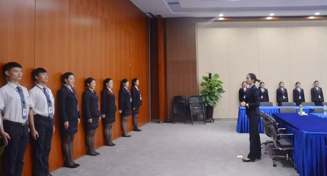 提升服務(wù)質(zhì)量，塑造專(zhuān)業(yè)形象——廣電城市服務(wù)城市規(guī)劃展覽物業(yè)服務(wù)中心開(kāi)展服務(wù)禮儀與會(huì)務(wù)服務(wù)培訓(xùn)